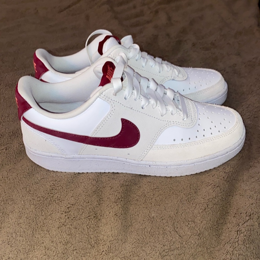 Nike Court Low Vision